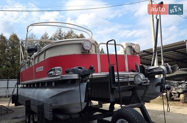 Інший водний транспорт Sylvan Signature 2016 в Львові