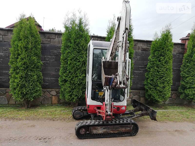 Евакуатор Takeuchi TB 2010 в Сарнах
