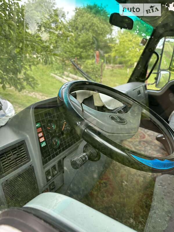 Вантажний фургон TATA LPT 613 2009 в Львові