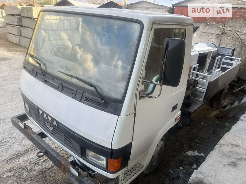 Бетононасос TATA LPT 2008 в Львове