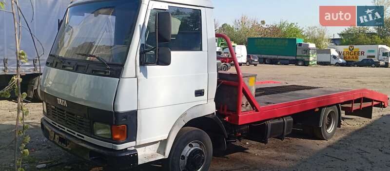 Евакуатор TATA LPT 2008 в Дніпрі
