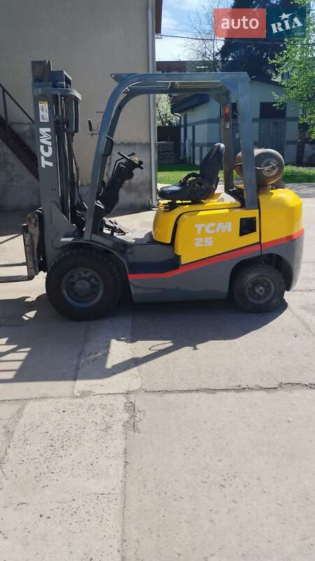 Вилочный погрузчик TCM FG 2005 в Сваляве фото 2 Вилочный погрузчик TCM FG 2005 в Сваляве