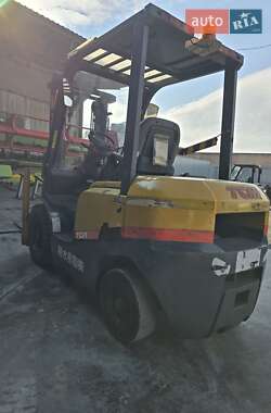 Вилочний навантажувач TCM FG 2005 в Тернополі