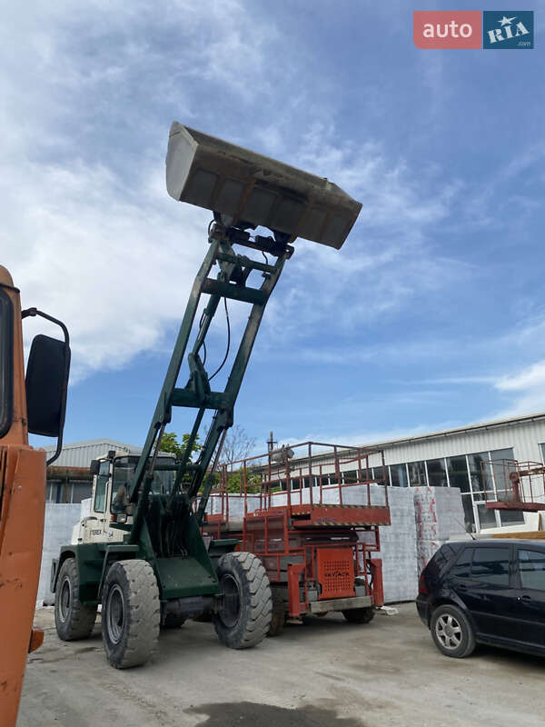 Фронтальный погрузчик Terex 860 2004 в Ужгороде