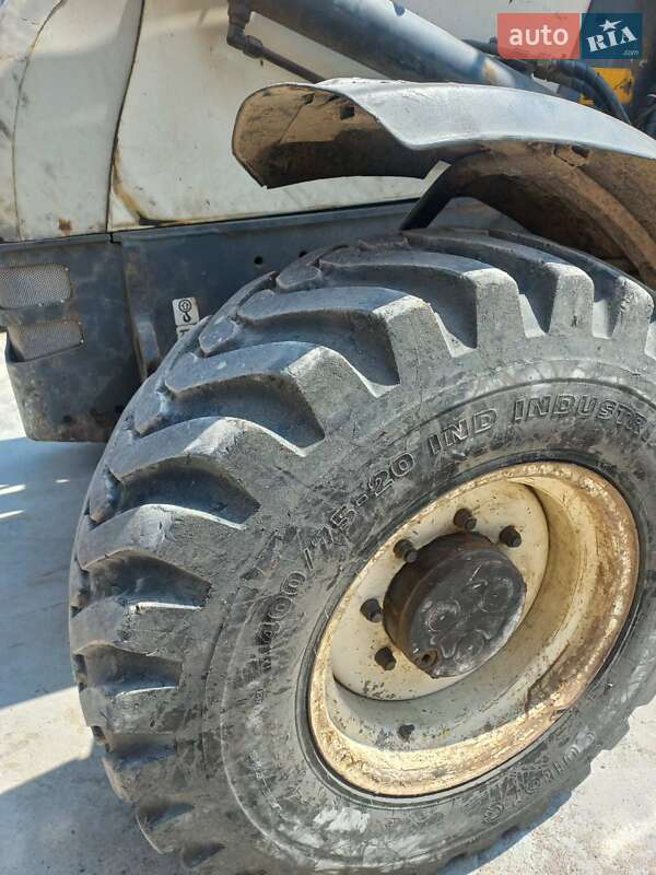 Екскаватор навантажувач Terex 880 2007 в Сумах