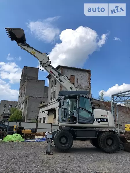 Колесный экскаватор Terex TW 2008 в 
