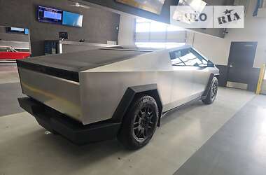 Пікап Tesla Cybertruck 2024 в 