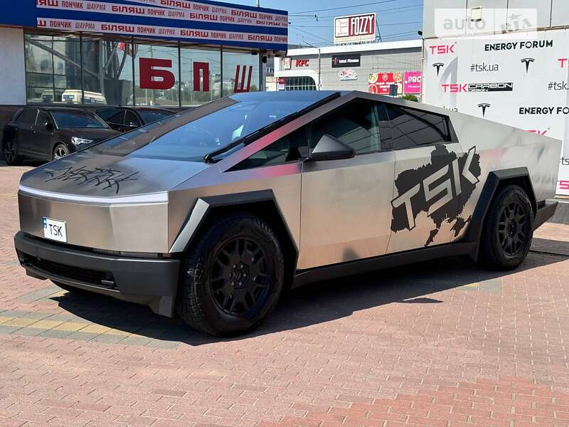 Пикап Tesla Cybertruck 2024 в Киеве