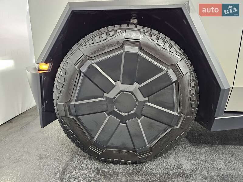 Пикап Tesla Cybertruck 2024 в Киеве