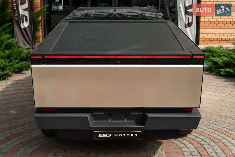 Пикап Tesla Cybertruck 2025 в Киеве