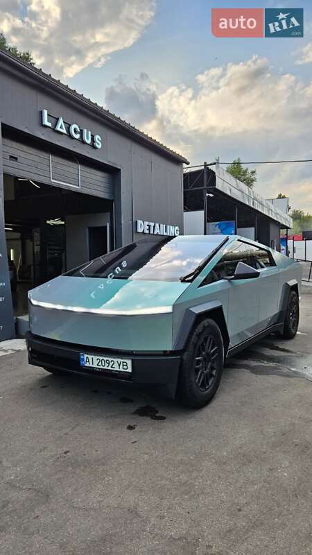 Пикап Tesla Cybertruck 2024 в 