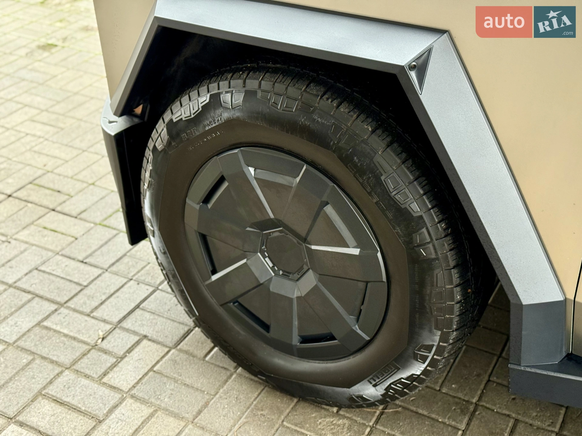 2024 Tesla Cybertruck - мініатюра 19