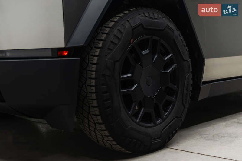 Пикап Tesla Cybertruck 2024 в Мукачево