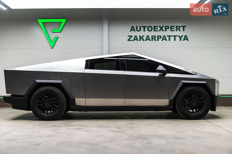 Пикап Tesla Cybertruck 2024 в Мукачево