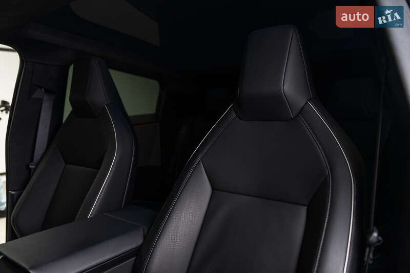 Пикап Tesla Cybertruck 2024 в Мукачево
