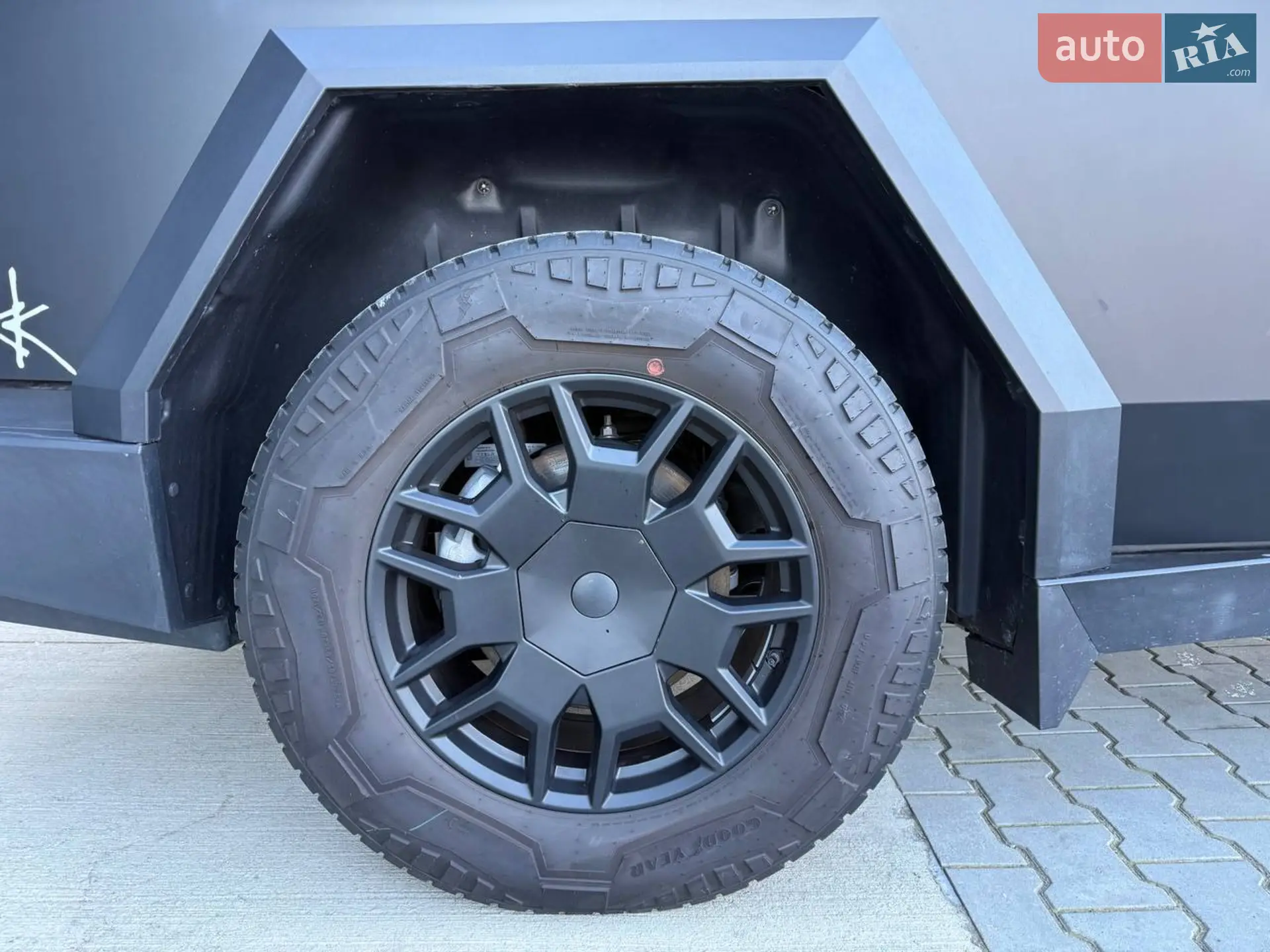 2024 Tesla Cybertruck - мініатюра 39
