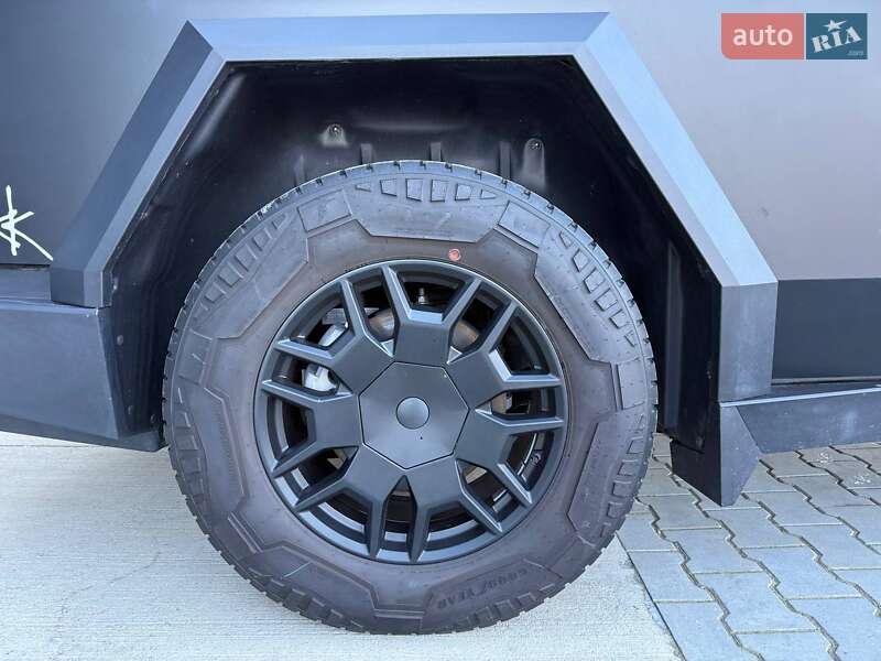 Пикап Tesla Cybertruck 2024 в Дубно