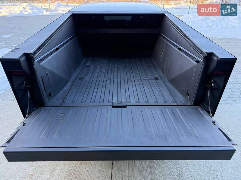 Пикап Tesla Cybertruck 2024 в Дубно