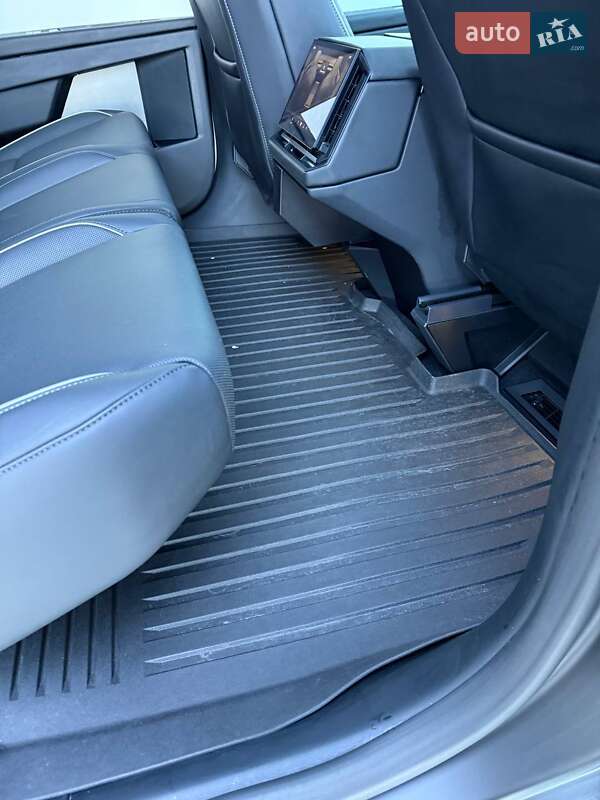 Пикап Tesla Cybertruck 2024 в Дубно