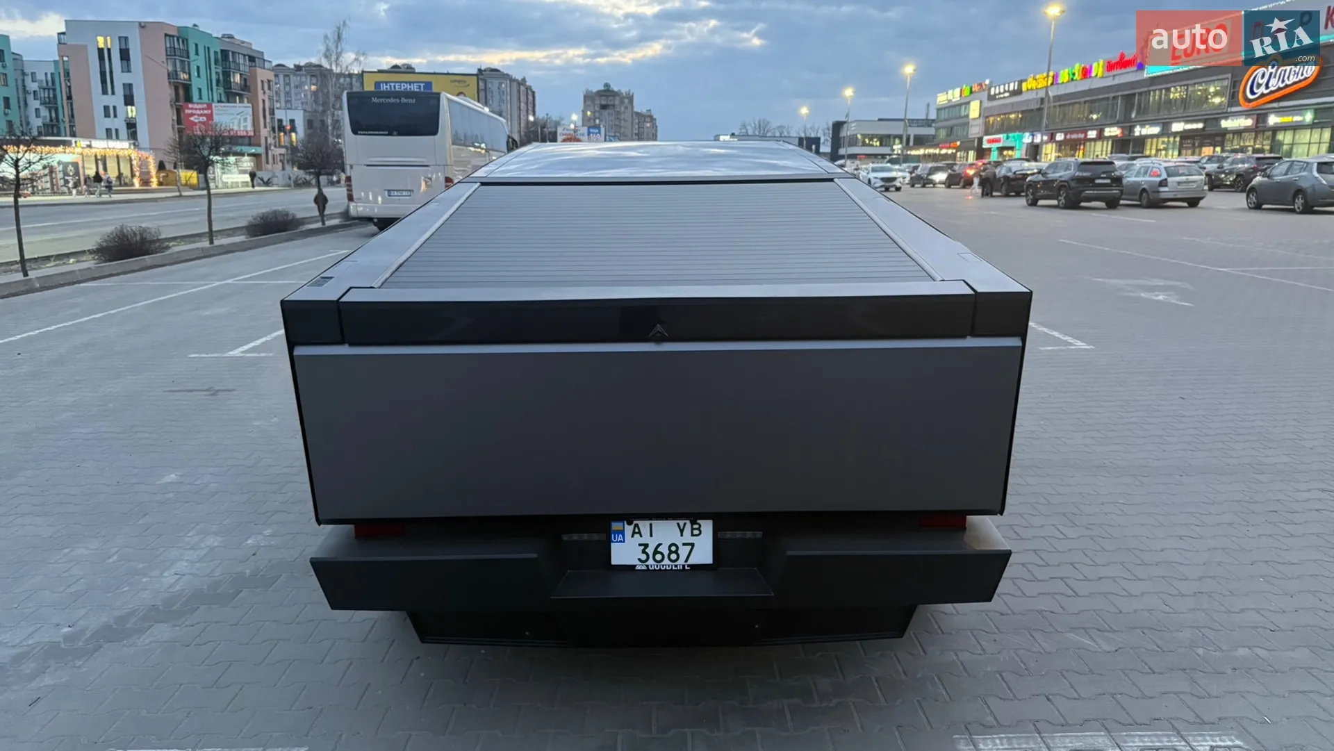 2024 Tesla Cybertruck - мініатюра 13