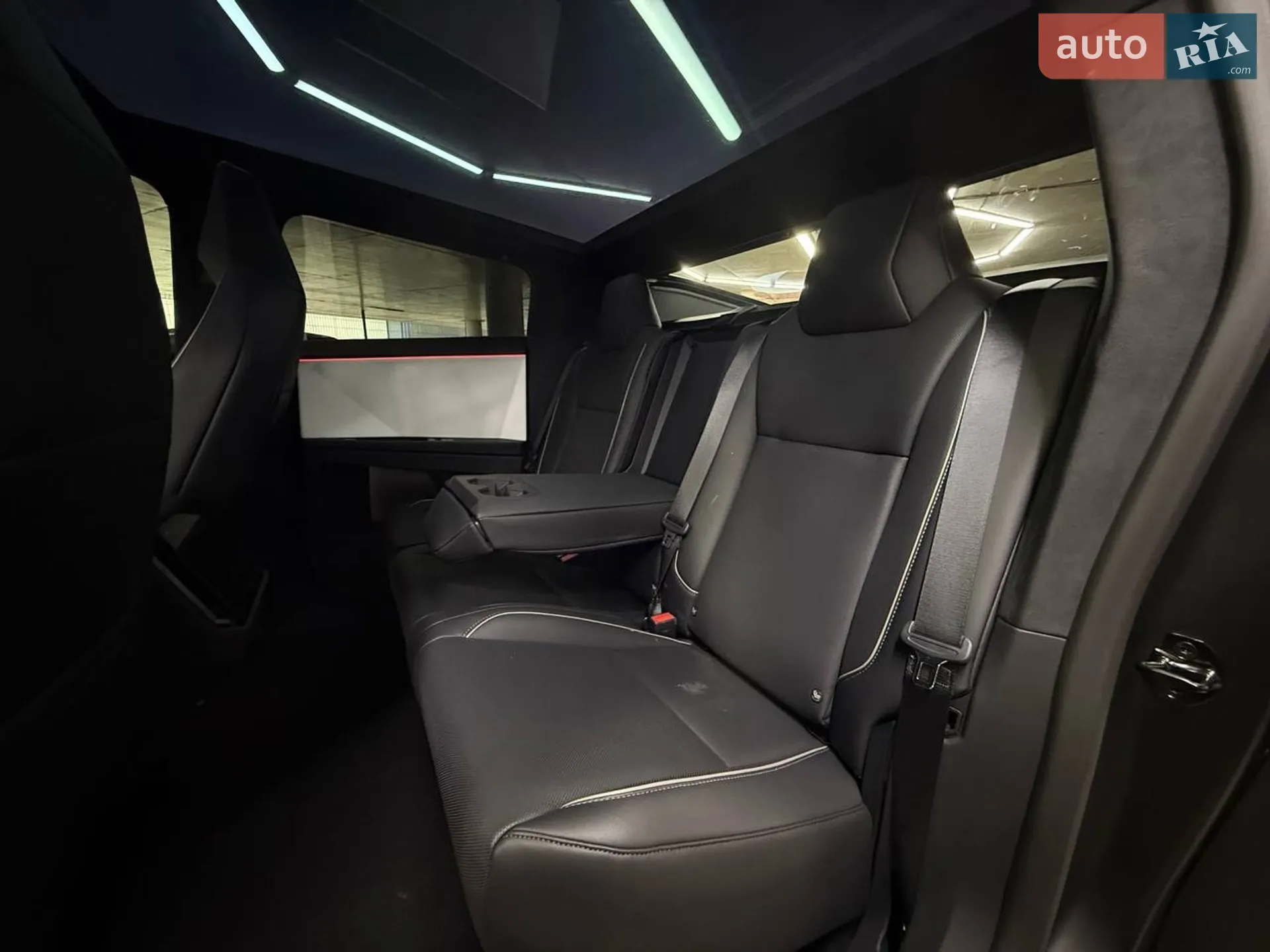 2024 Tesla Cybertruck - мініатюра 17