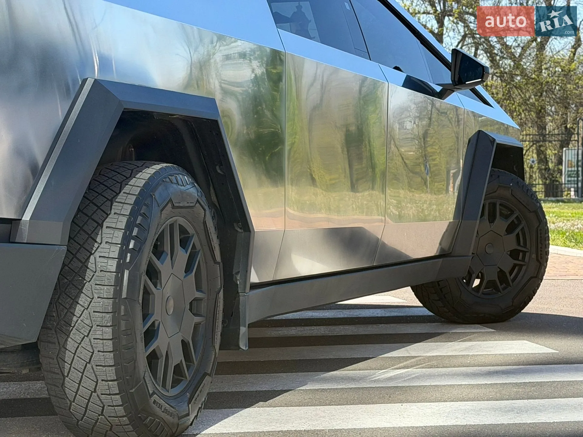 2024 Tesla Cybertruck - мініатюра 14