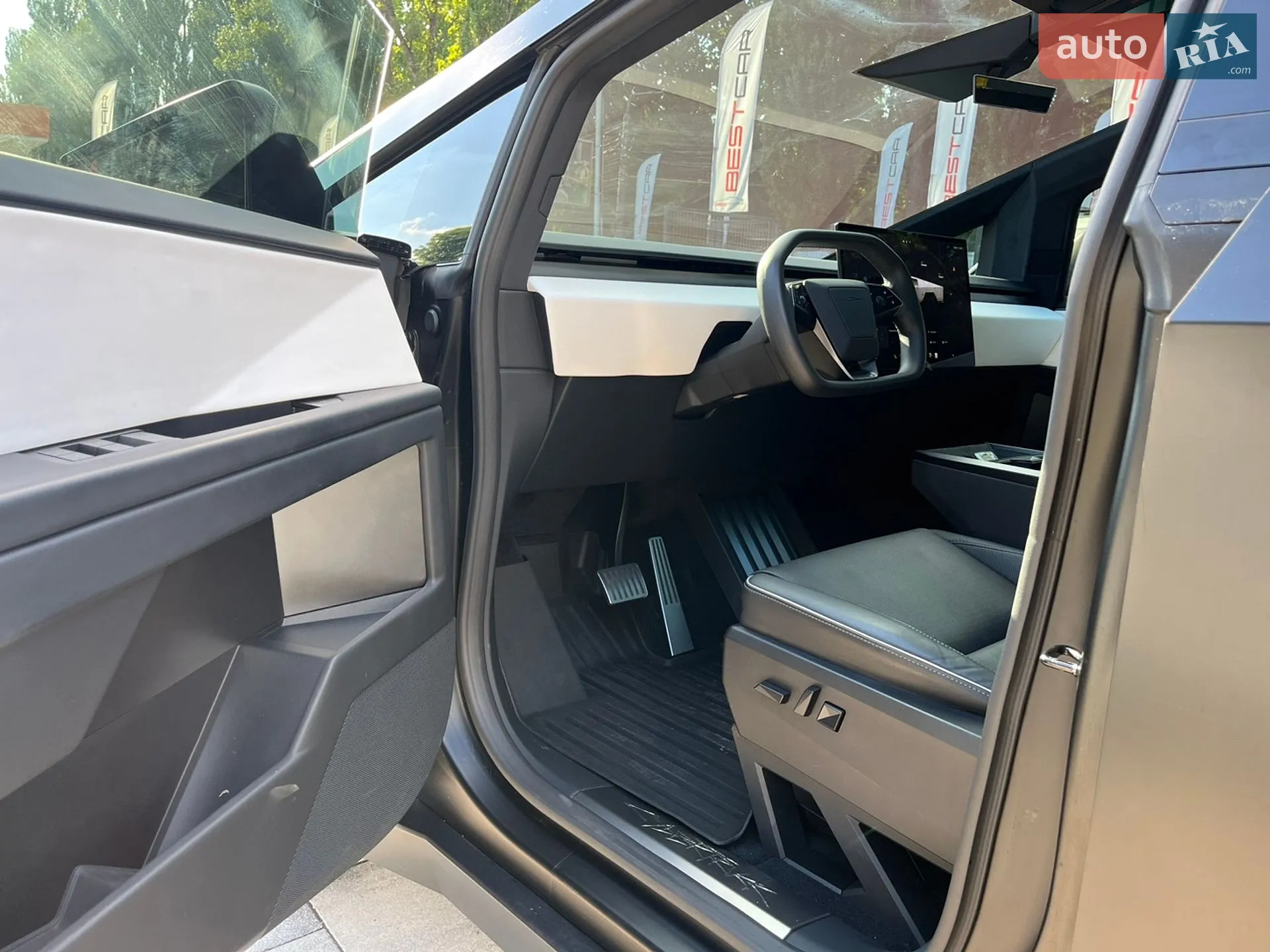 2024 Tesla Cybertruck - мініатюра 19