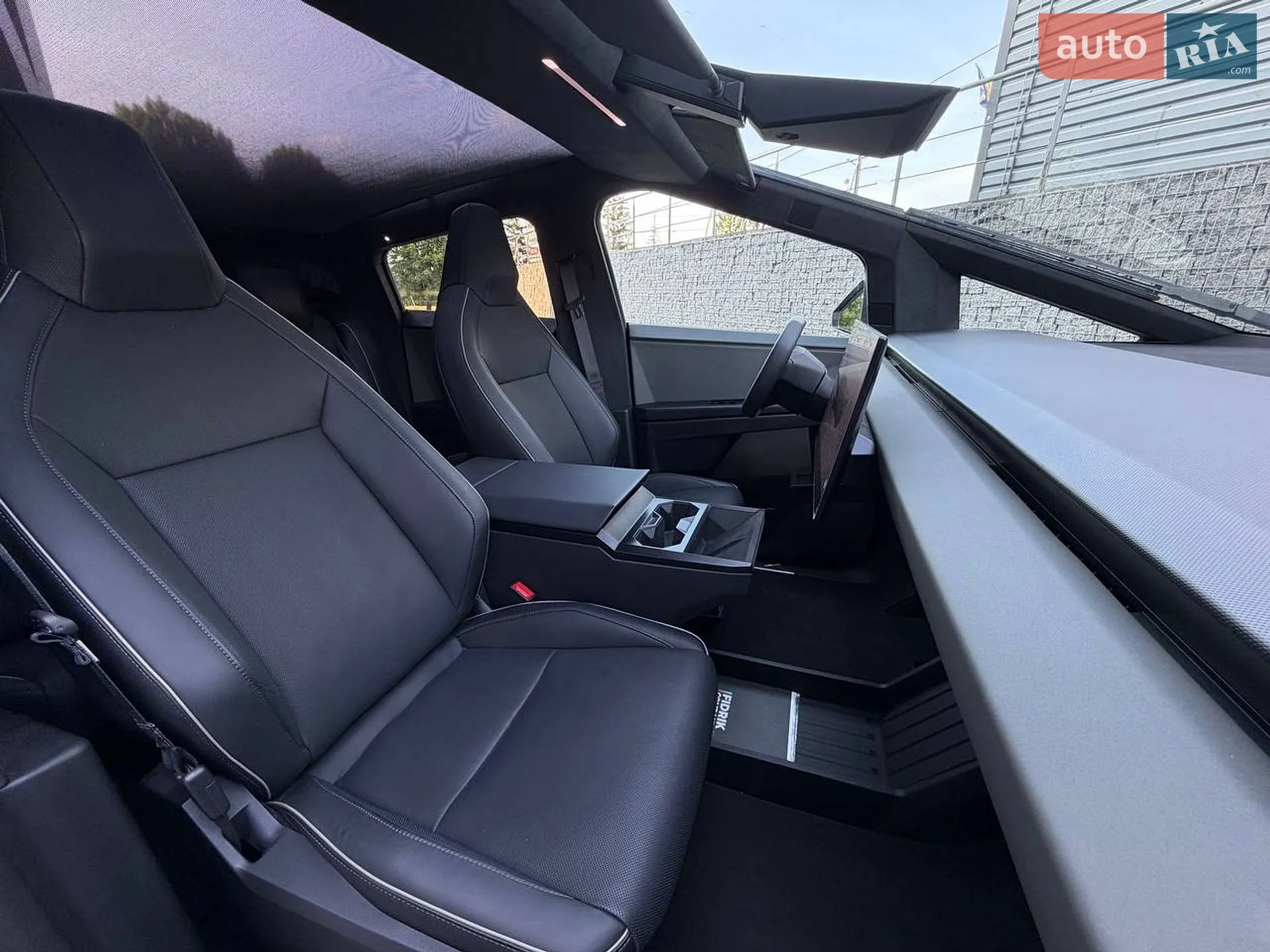2024 Tesla Cybertruck - мініатюра 21