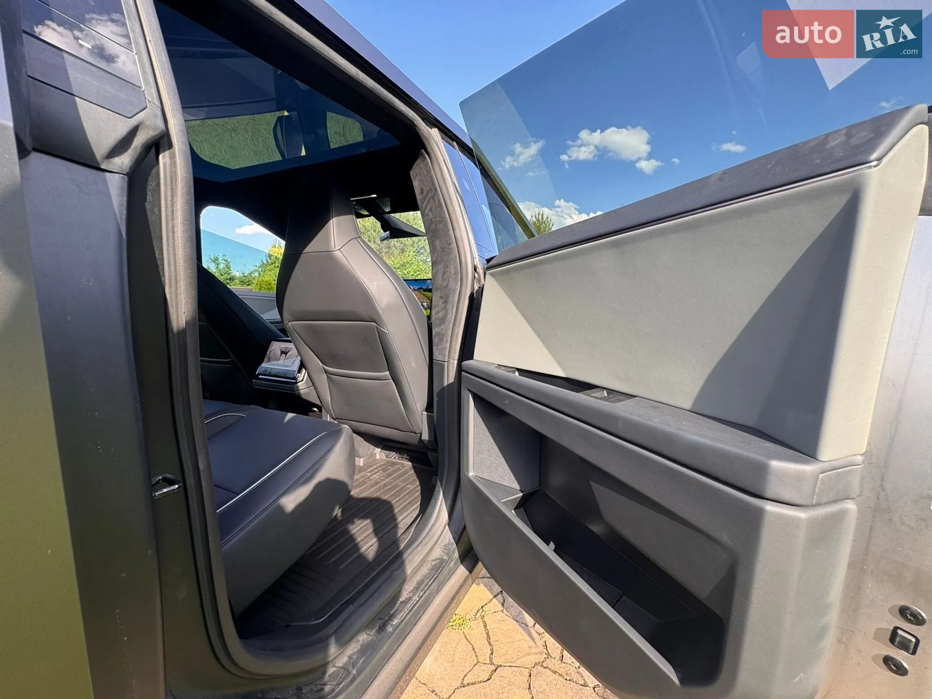 2024 Tesla Cybertruck - мініатюра 25