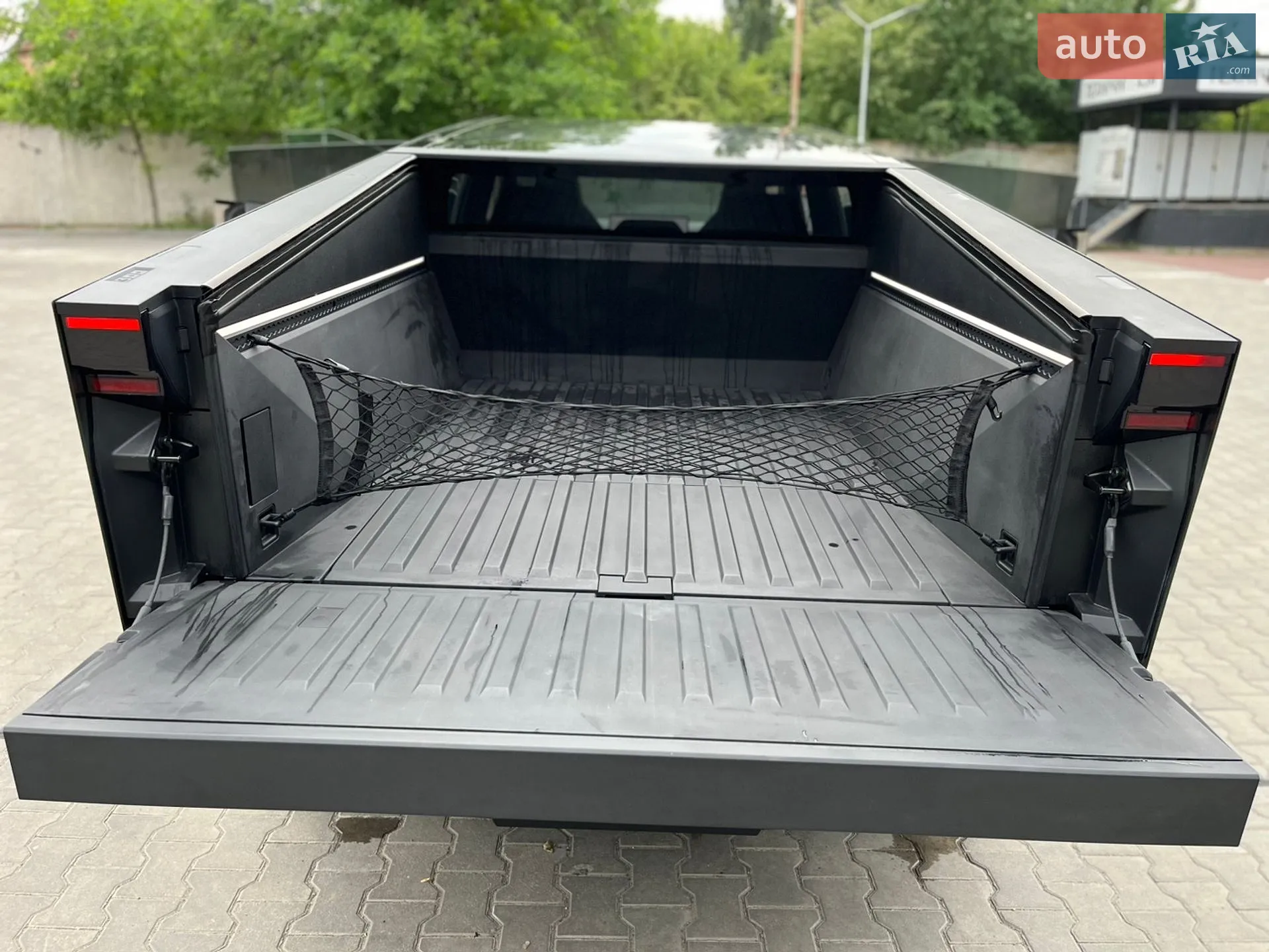 2024 Tesla Cybertruck - мініатюра 26