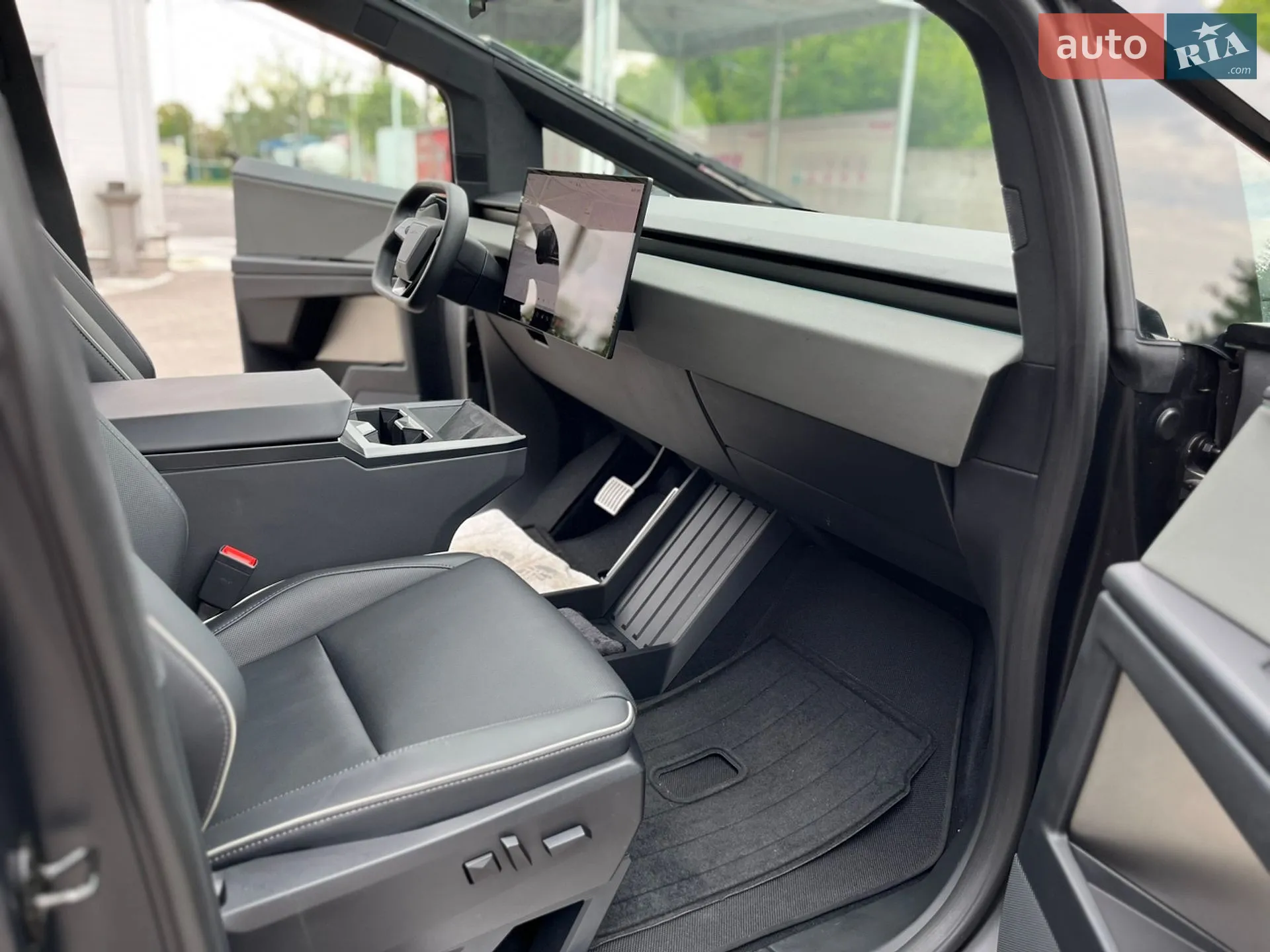 2024 Tesla Cybertruck - мініатюра 39