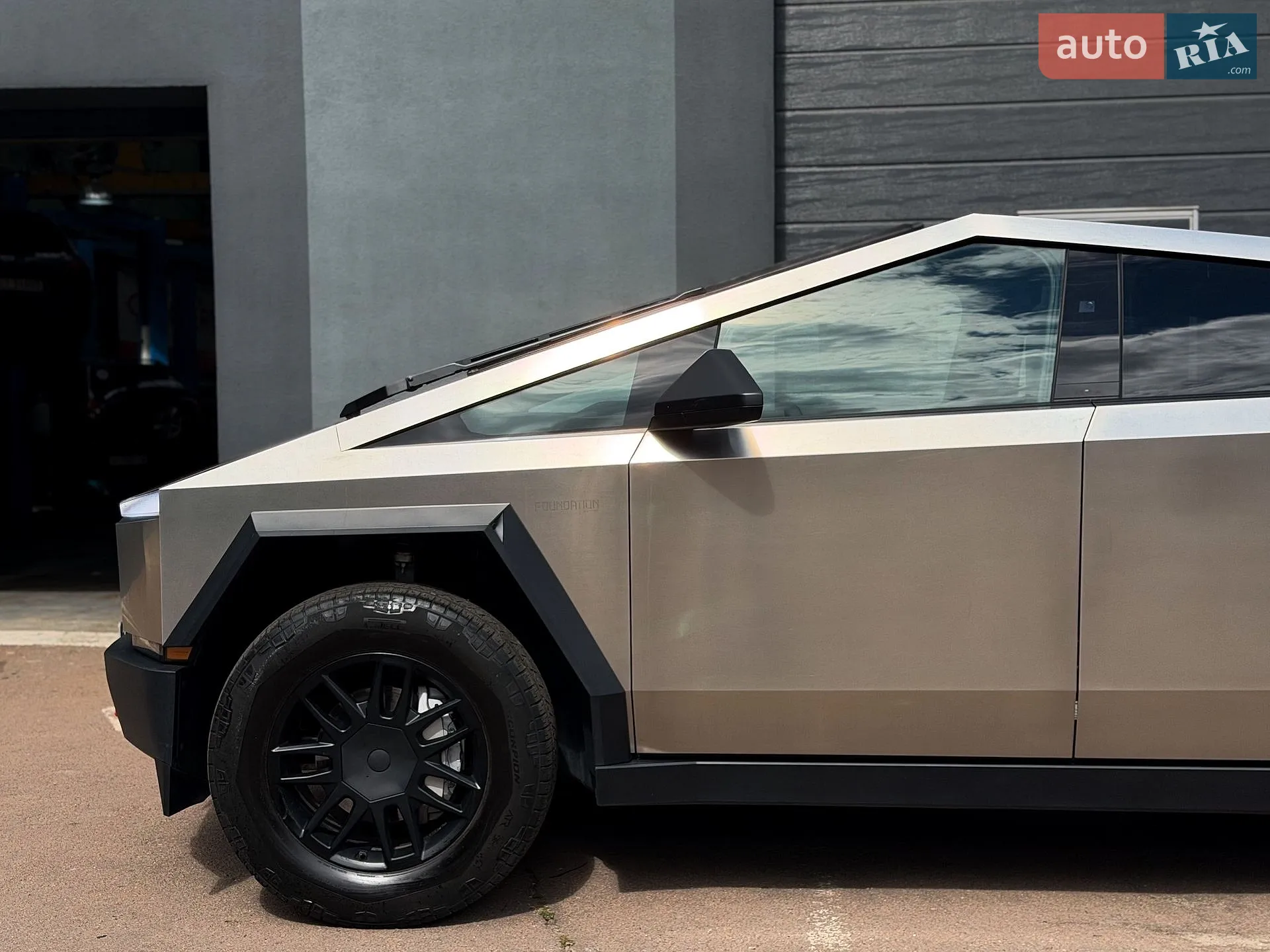 2024 Tesla Cybertruck - мініатюра 5