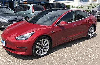 Седан Tesla Model 3 2018 в Львове