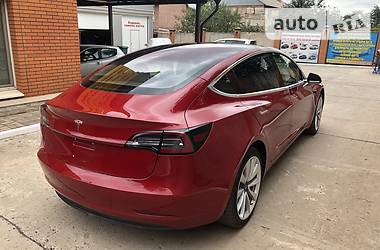 Седан Tesla Model 3 2018 в Кривом Роге