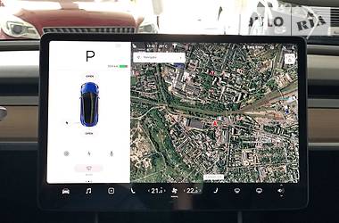 Седан Tesla Model 3 2018 в Чернигове