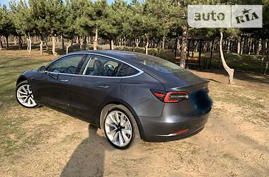 Седан Tesla Model 3 2018 в Запоріжжі