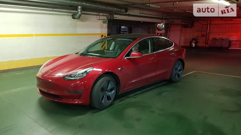 Седан Tesla Model 3 2018 в 