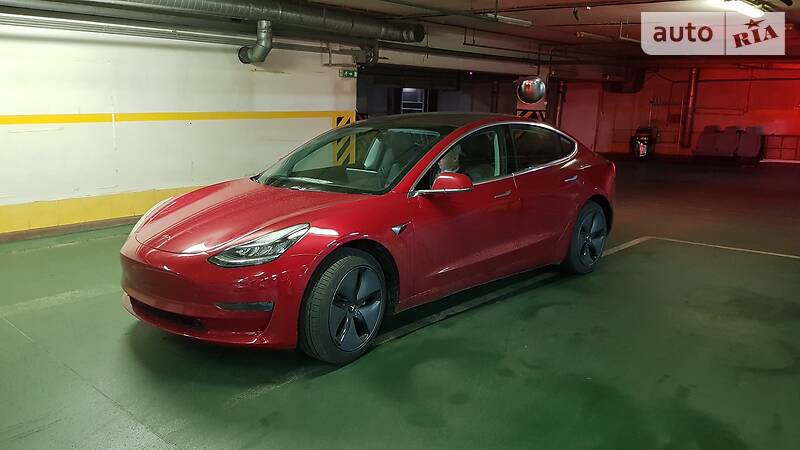 Седан Tesla Model 3 2018 в Києві