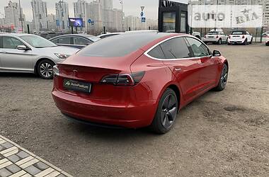 Седан Tesla Model 3 2019 в 