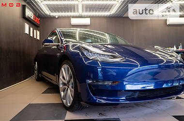 Седан Tesla Model 3 2018 в Киеве