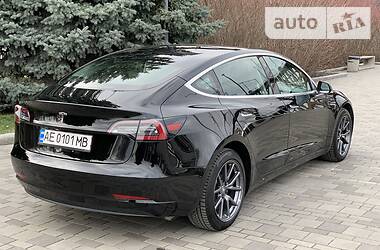 Седан Tesla Model 3 2018 в Днепре