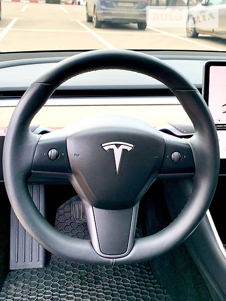 Седан Tesla Model 3 2018 в Харькове