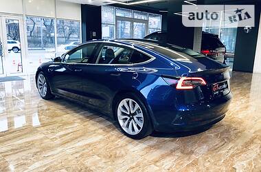 Седан Tesla Model 3 2018 в 