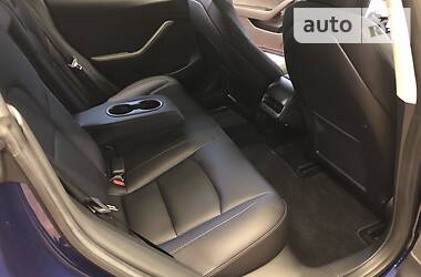 Седан Tesla Model 3 2018 в 