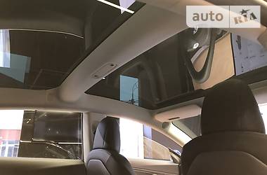 Седан Tesla Model 3 2018 в 