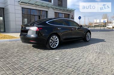 Седан Tesla Model 3 2018 в 