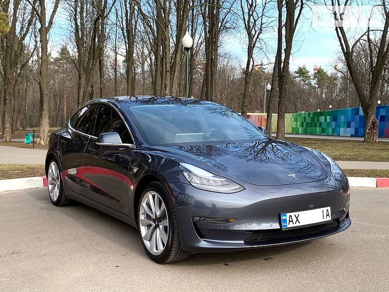 Седан Tesla Model 3 2018 в Харькове