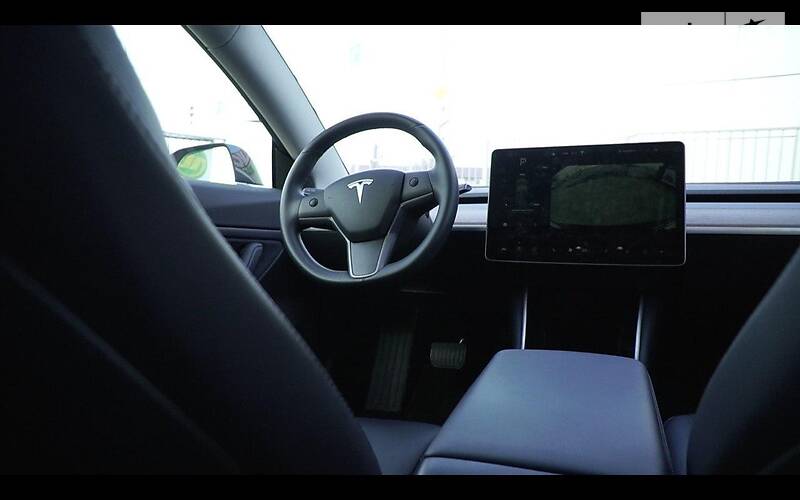 Седан Tesla Model 3 2018 в Києві