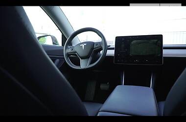 Седан Tesla Model 3 2018 в 