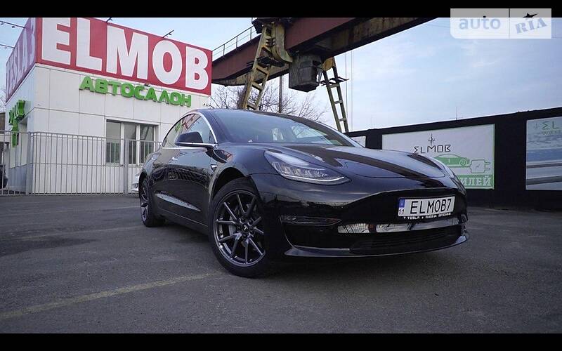 Седан Tesla Model 3 2018 в Києві